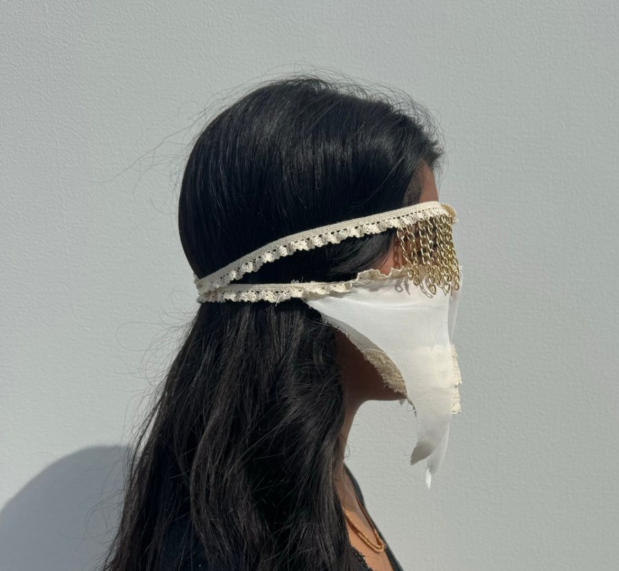 The mask worn, reverse profile